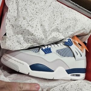 Jordan 4 military blue 2024